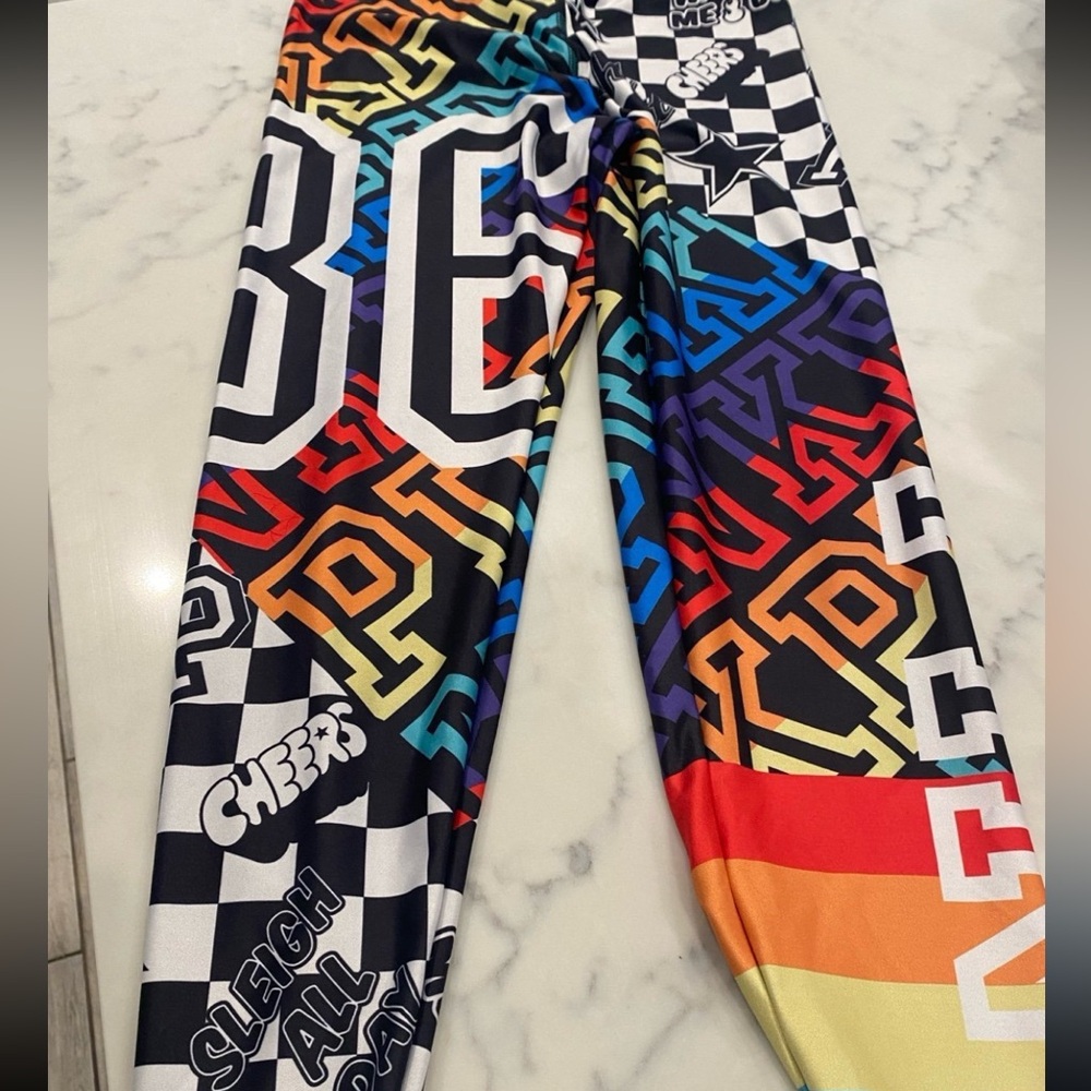 Victoria’s Secret limited edition leggings ￼